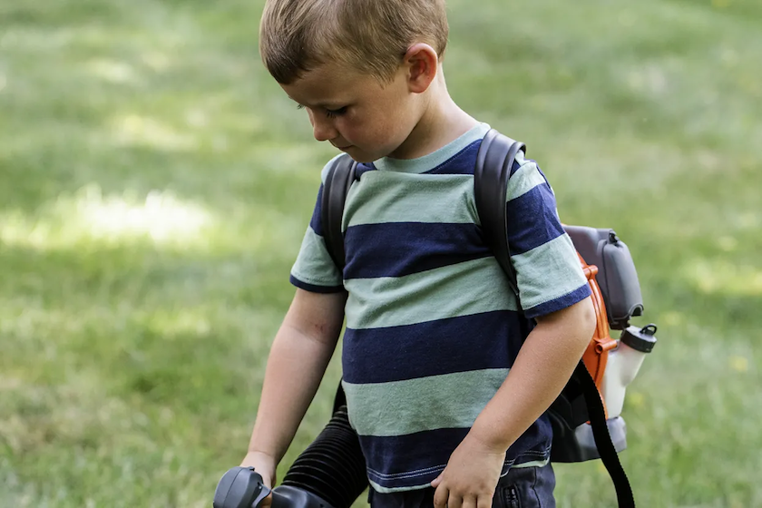 Soffiatore spalleggiato giocattolo sparabolle